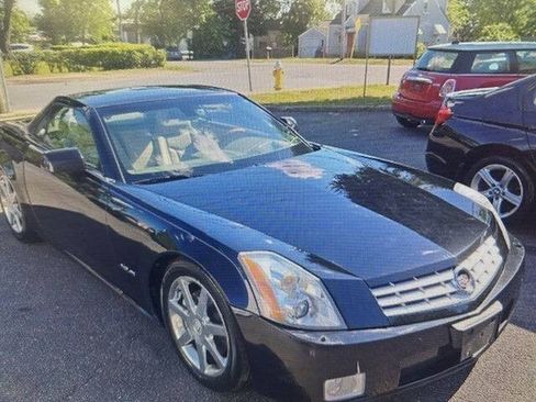 Used 2004 Cadillac XLR RWD image 10