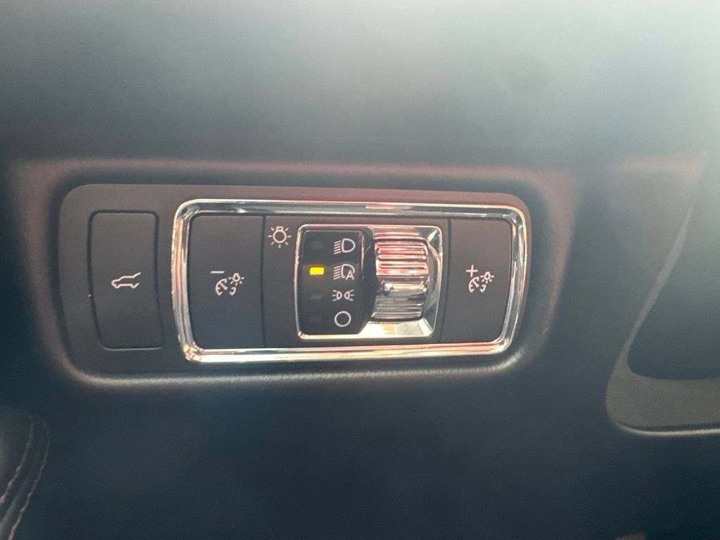 Used 2023 Lincoln Aviator AWD w/ Premium Package image 24
