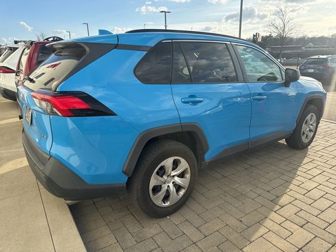 Used 2019 Toyota RAV4 LE image 5