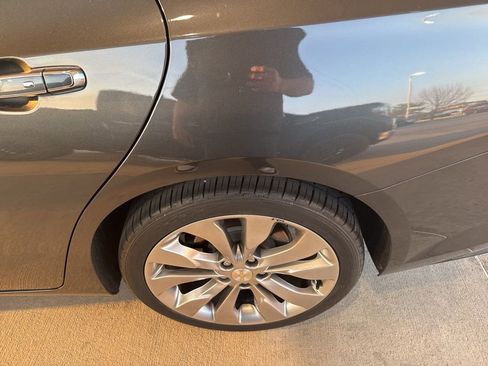 Used 2017 Chevrolet Malibu Premier w/ Premier Sun and Wheel Package image 11