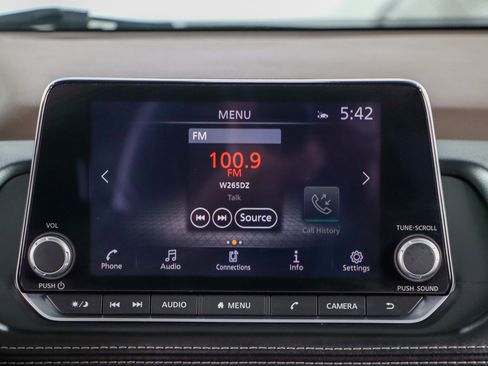 Used 2023 Nissan Rogue SV FWD image 19