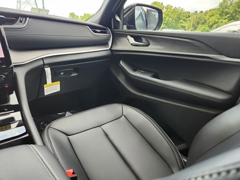 New 2025 Jeep Grand Cherokee Limited image 20