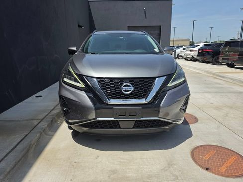 Used 2019 Nissan Murano SV w/ Premium Package FWD image 2