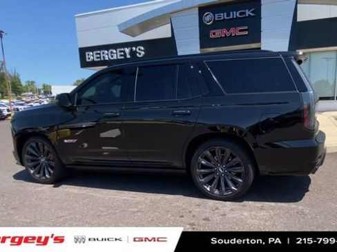 Used 2025 Cadillac Escalade V AWD/4WD image 8
