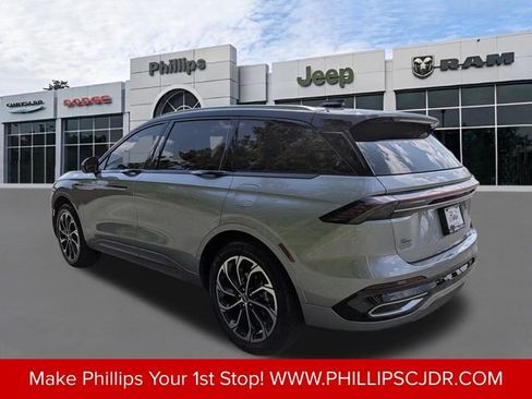 Used 2025 Lincoln Nautilus Reserve AWD/4WD image 5