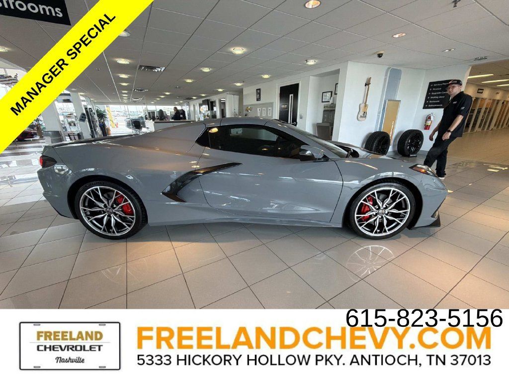 Used 2025 Chevrolet Corvette Stingray Preferred Conv w/ 2LT RWD image 2