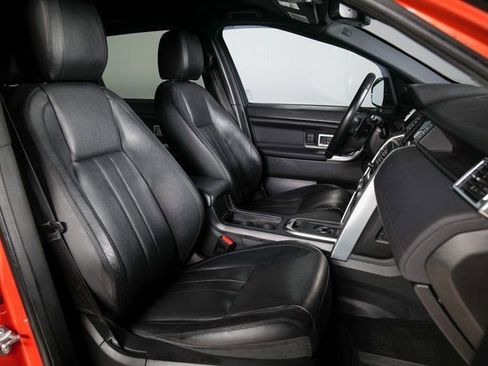 Used 2017 Land Rover Discovery Sport HSE image 3