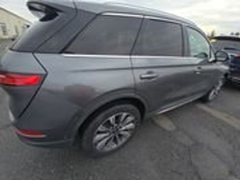 Used 2022 Lincoln Corsair Reserve w/ Equipment Group 201A image 11