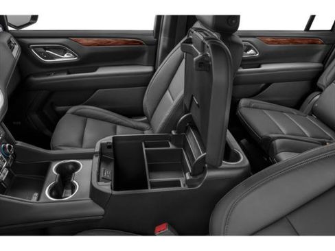 Used 2024 Chevrolet Suburban LT w/ LT Signature Package AWD/4WD image 11