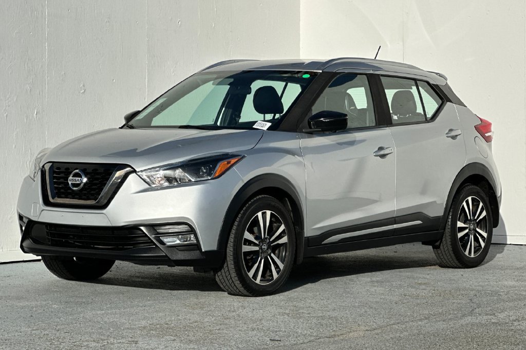 Used 2019 Nissan Kicks SR w/ SR Premium Package FWD image 7