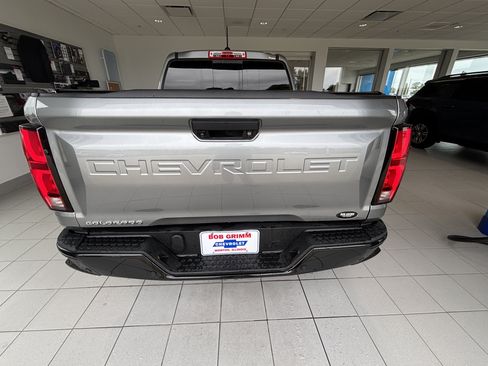 Used 2024 Chevrolet Colorado Z71 w/ Z71 Convenience Package 2 AWD/4WD image 8