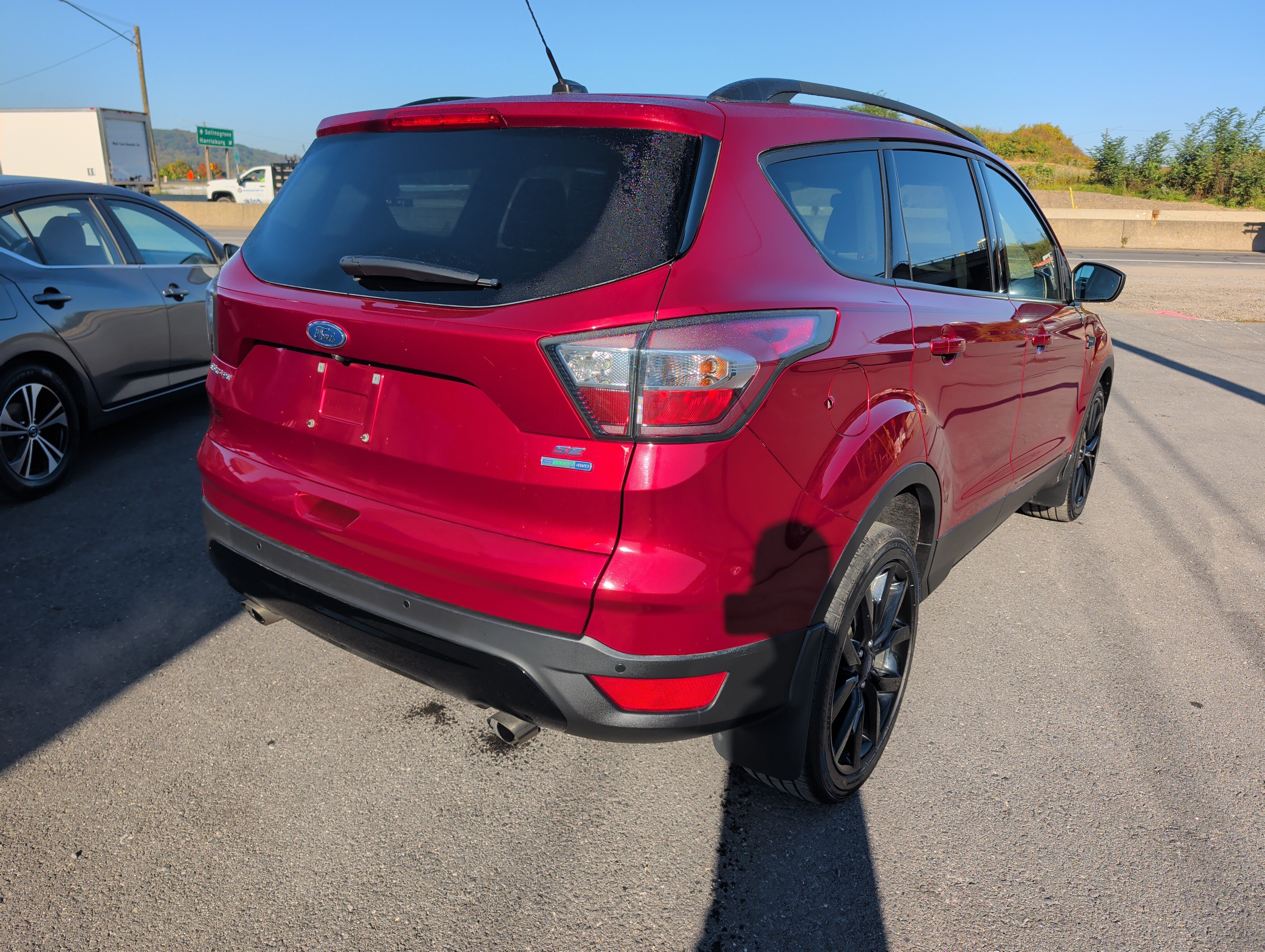 Used 2017 Ford Escape SE w/ Equipment Group 201A AWD/4WD image 3