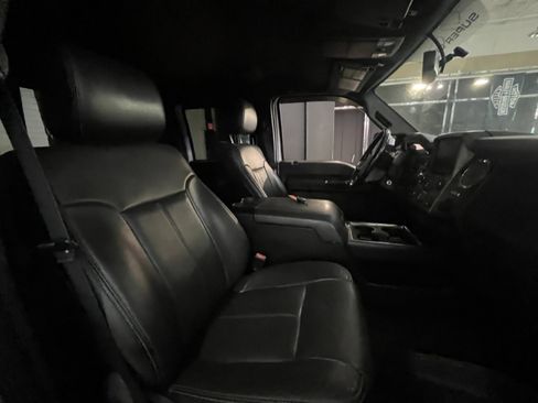 Used 2016 Ford F450 Lariat w/ Lariat Chrome Package image 8