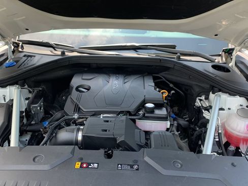 Certified 2023 Genesis GV70 2.5T w/ Advanced Package AWD/4WD image 9