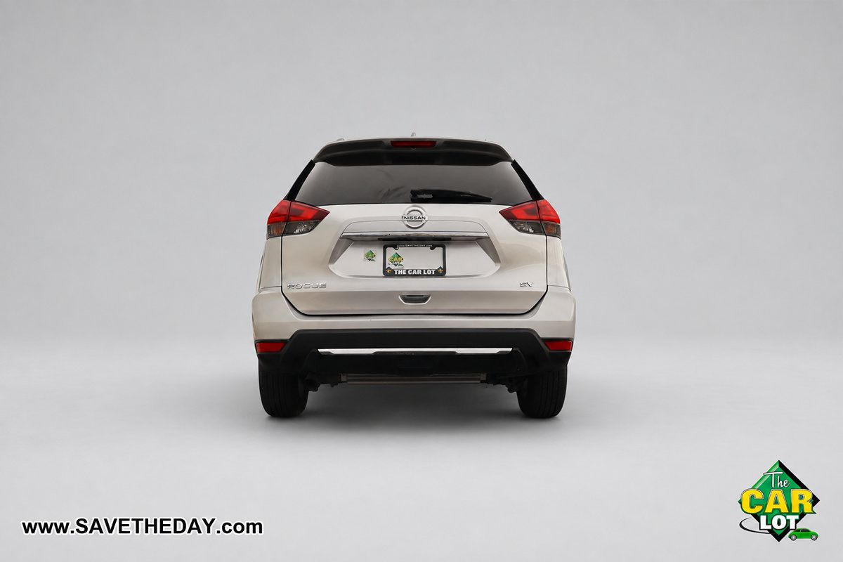 Used 2017 Nissan Rogue SV FWD image 7