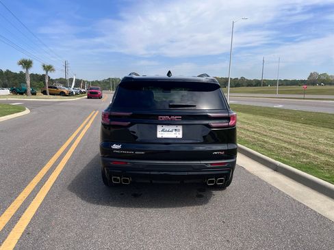 Used 2024 GMC Acadia AT4 image 5