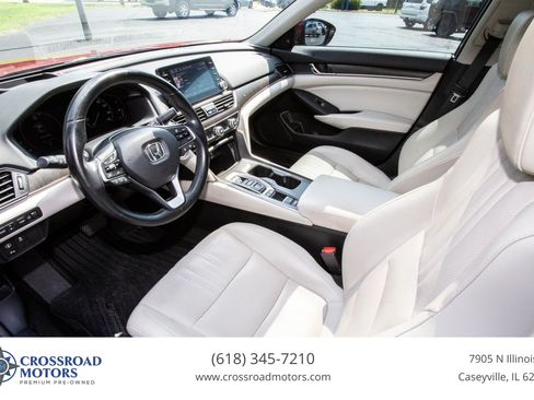 Used 2018 Honda Accord Touring image 24