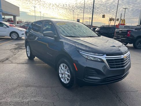 Used 2022 Chevrolet Equinox LS w/ LS Convenience Package image 7