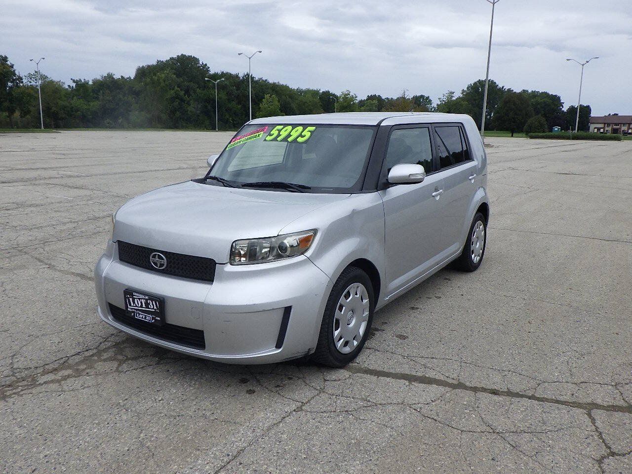 Used 2009 Scion xB FWD image 1