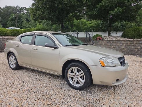 Used 2009 Dodge Avenger SXT FWD image 1