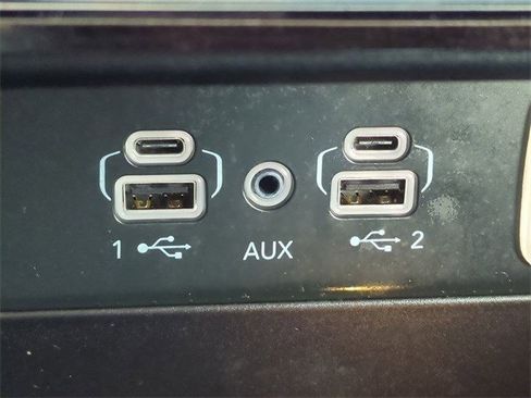 Used 2024 Jeep Grand Cherokee Limited image 24