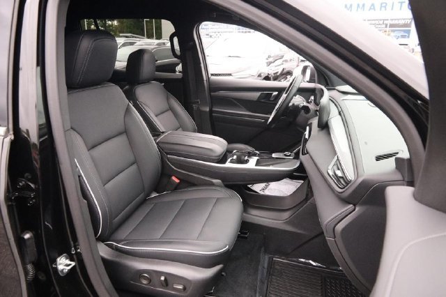 Used 2025 Buick Enclave Preferred AWD/4WD image 29