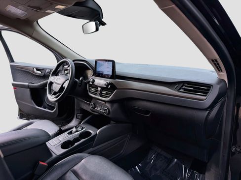 Used 2020 Ford Escape Titanium AWD/4WD image 11