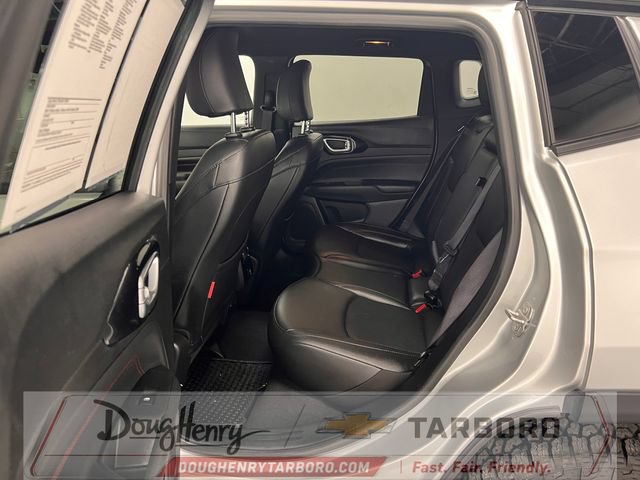 Used 2025 Jeep Compass Trailhawk AWD/4WD image 32