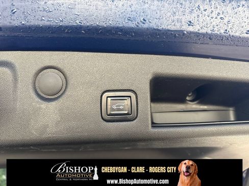 Used 2022 Chevrolet Equinox Premier AWD/4WD image 21
