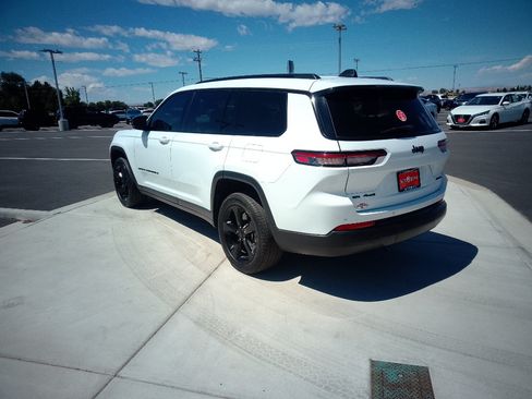 Used 2023 Jeep Grand Cherokee L Limited w/ Luxury Tech Group II AWD/4WD image 5