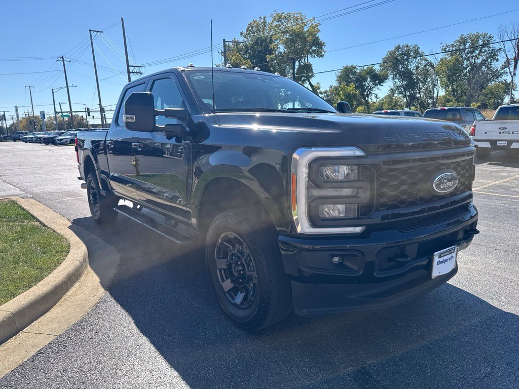 Used 2023 Ford F250 Lariat w/ Sport Appearance Package AWD/4WD image 3