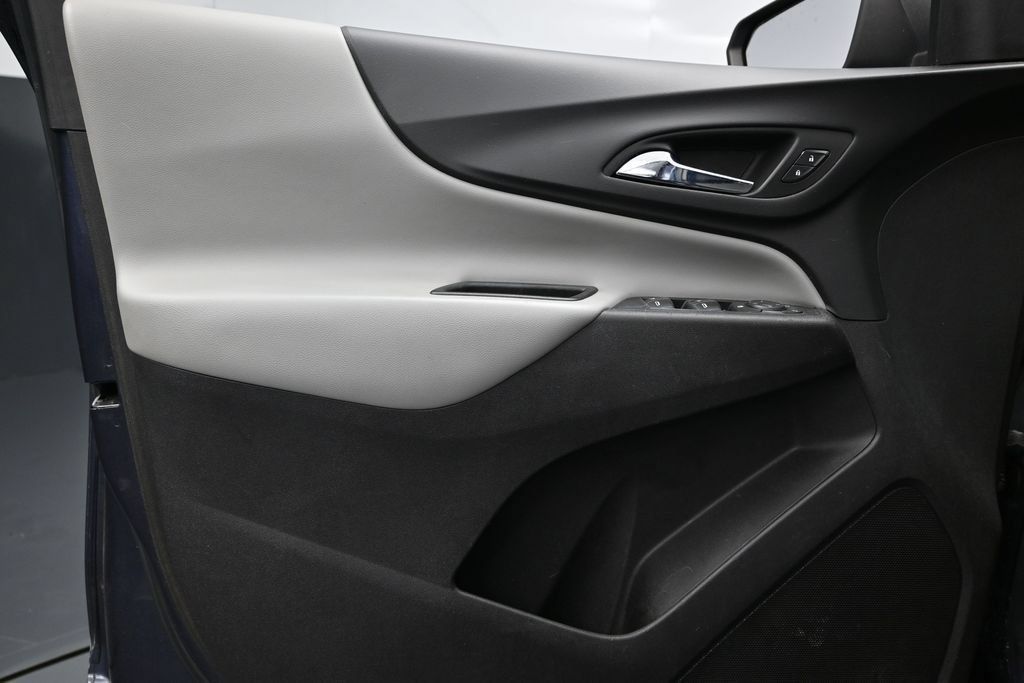 Used 2018 Chevrolet Equinox LS FWD image 18