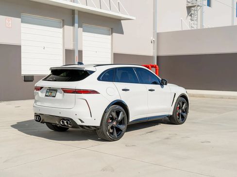 Used 2022 Jaguar F-PACE SVR AWD/4WD image 3