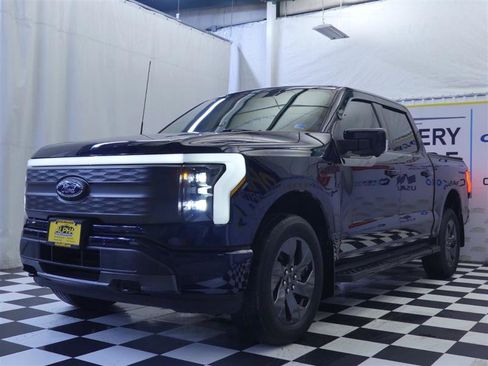 Used 2022 Ford F150 Lightning Lariat AWD/4WD image 4