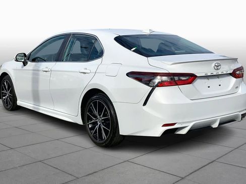 Certified 2022 Toyota Camry SE image 10