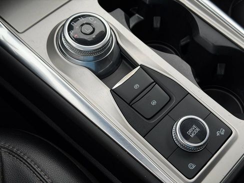 Certified 2022 Ford Explorer Limited w/ Limited Technology Package image 43