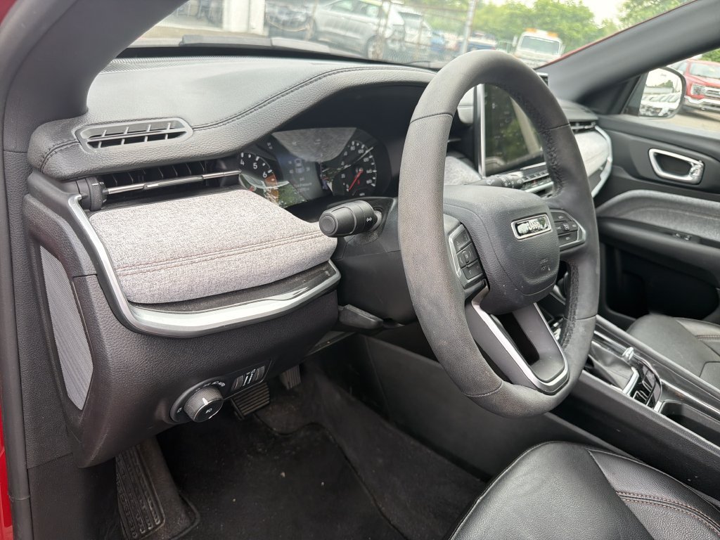 Used 2023 Jeep Compass Latitude AWD/4WD image 20