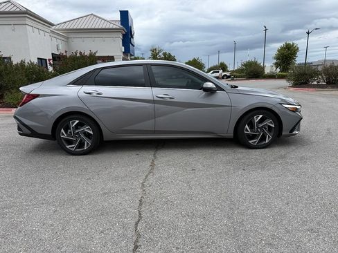 Used 2024 Hyundai Elantra Limited FWD image 8