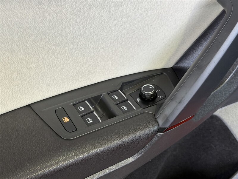 Used 2019 Volkswagen Tiguan SE AWD/4WD image 16