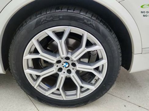 Used 2024 BMW X7 xDrive40i w/ Premium Package AWD/4WD image 69