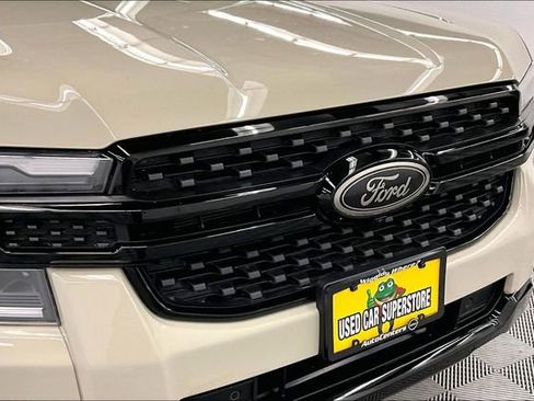 Used 2025 Ford Ranger Lariat w/ FX4 Off-Road Package AWD/4WD image 32