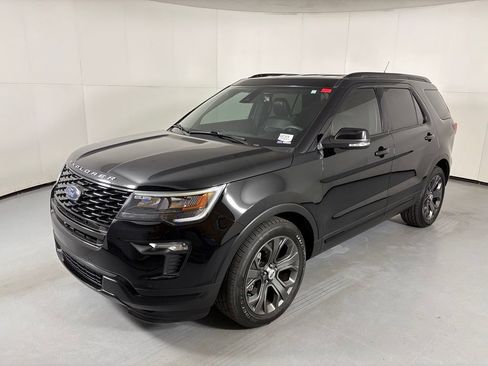 Used 2018 Ford Explorer Sport w/ Equipment Group 401A AWD/4WD image 4
