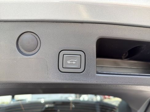 New 2026 Chevrolet Equinox LT w/ Convenience Package II FWD image 34