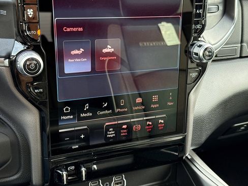 New 2026 RAM 3500 Laramie AWD/4WD image 27