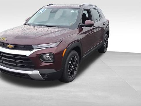 Certified 2023 Chevrolet TrailBlazer LT w/ Convenience Package FWD image 17