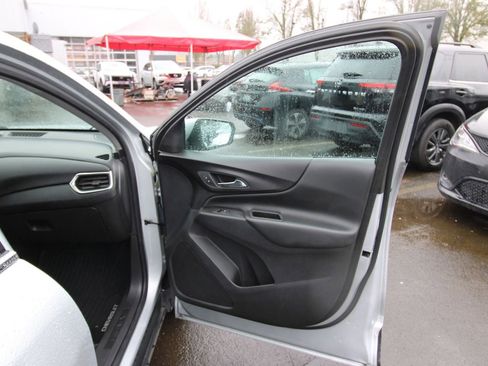 Used 2021 Chevrolet Equinox LT image 19