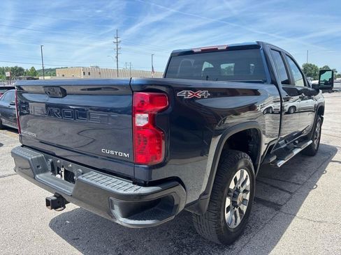 Used 2022 Chevrolet Silverado 2500 Custom w/ Custom Convenience Package AWD/4WD image 7