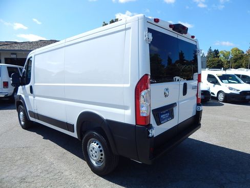 Used 2025 RAM ProMaster 2500 w/ U-Haul Equipment Group FWD image 6