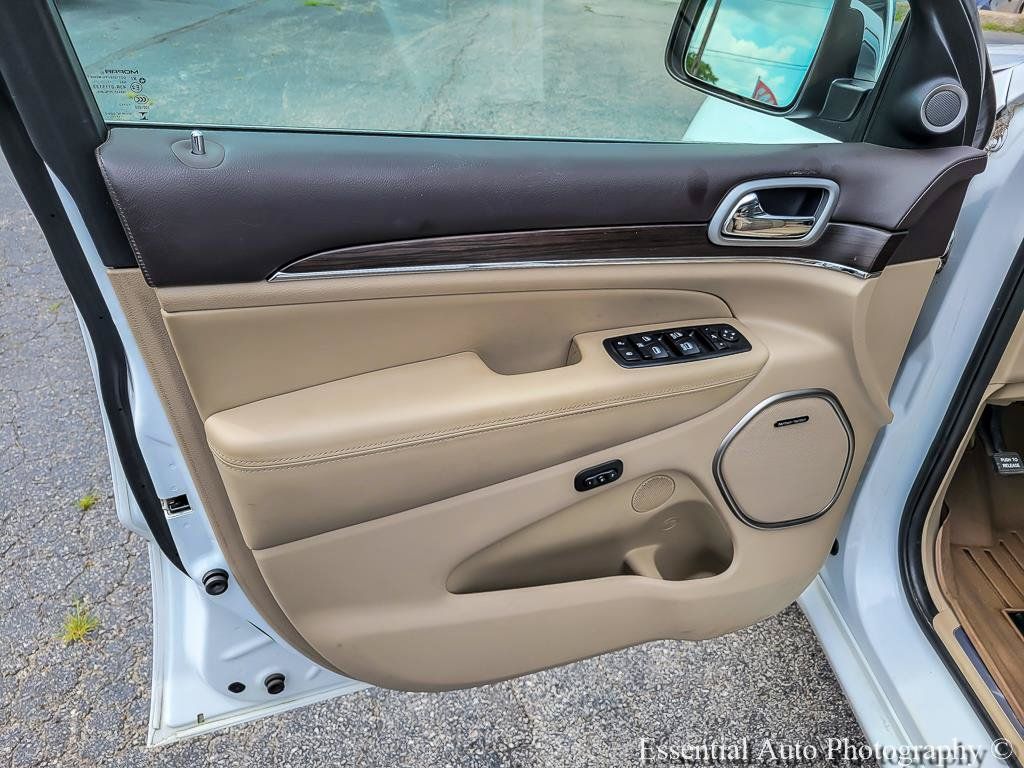 Used 2018 Jeep Grand Cherokee Overland AWD/4WD image 26