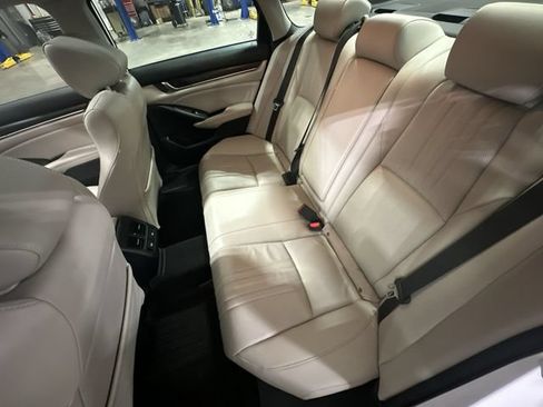 Used 2022 Honda Accord Touring image 31
